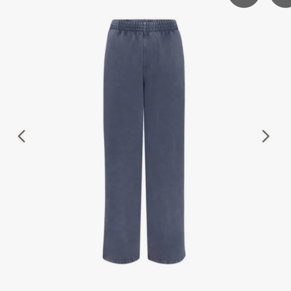 Skims boyfriend fleece pant in steel blue. Size M.  generous fit.